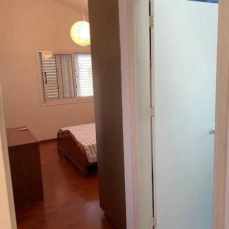 Elena Villa Protarász