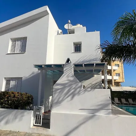 Elena Villa
